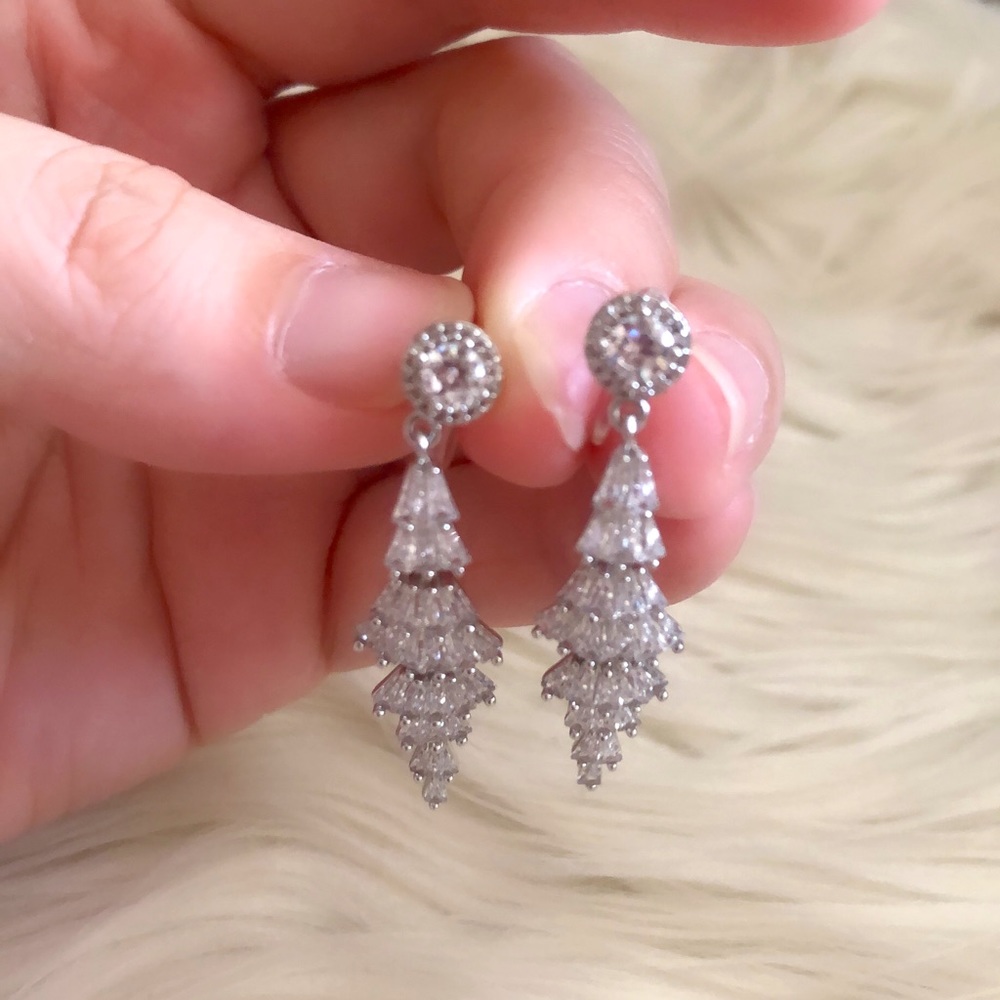 Christal earrings, no piercing needed!